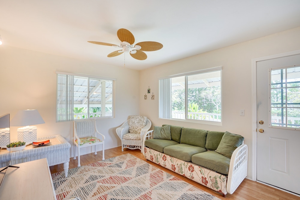 Captain Cook Home on Quiet 3 Acres w/ Fruit Trees