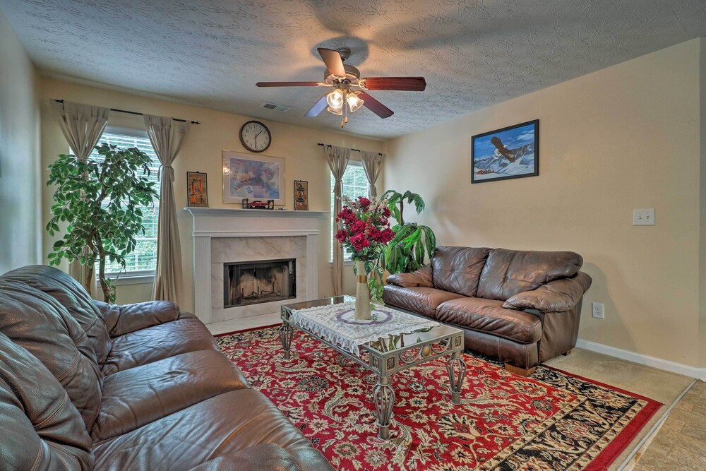 Suburban Atlanta Vacation Home - 20 Mi to Downtown