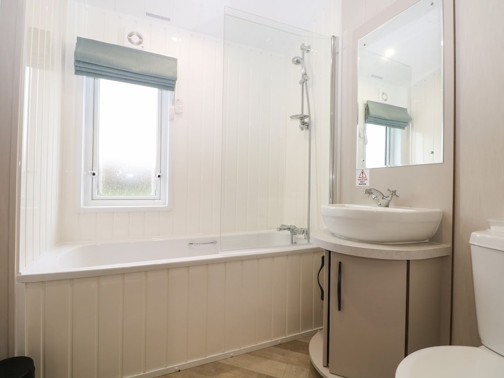 Lodge at Chichester Lakeside
