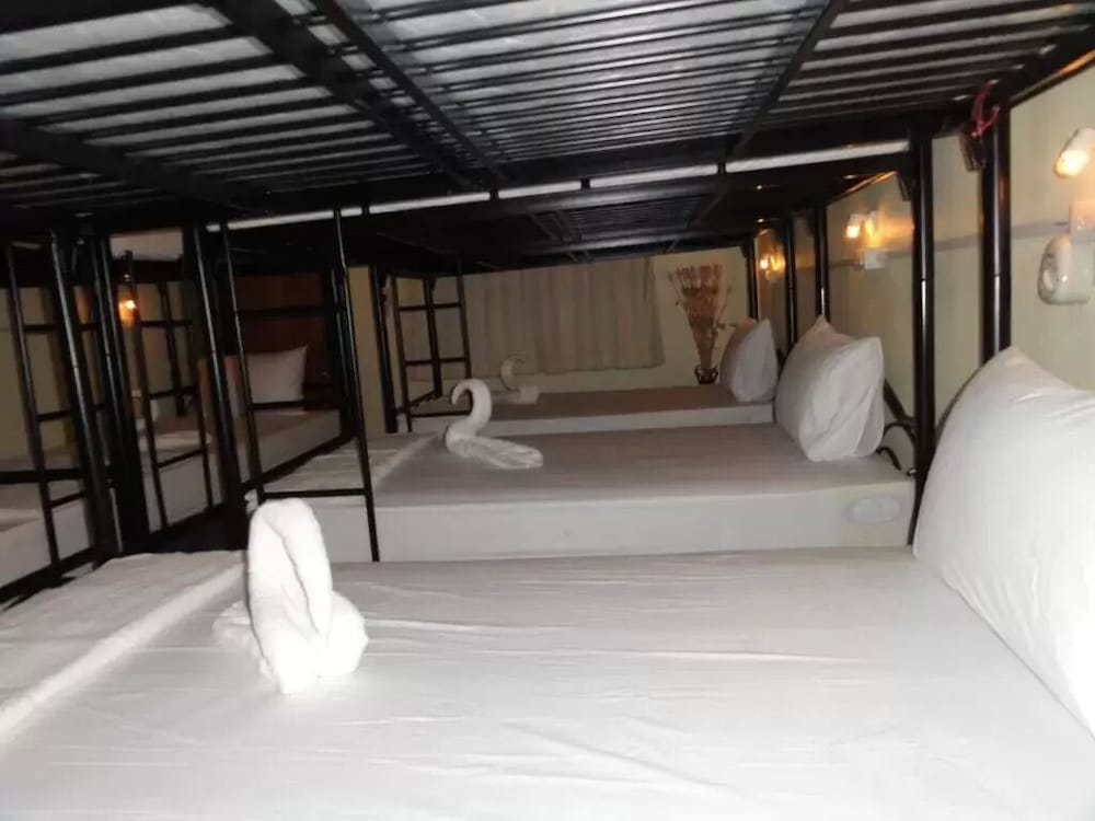 Seventeen Hostel