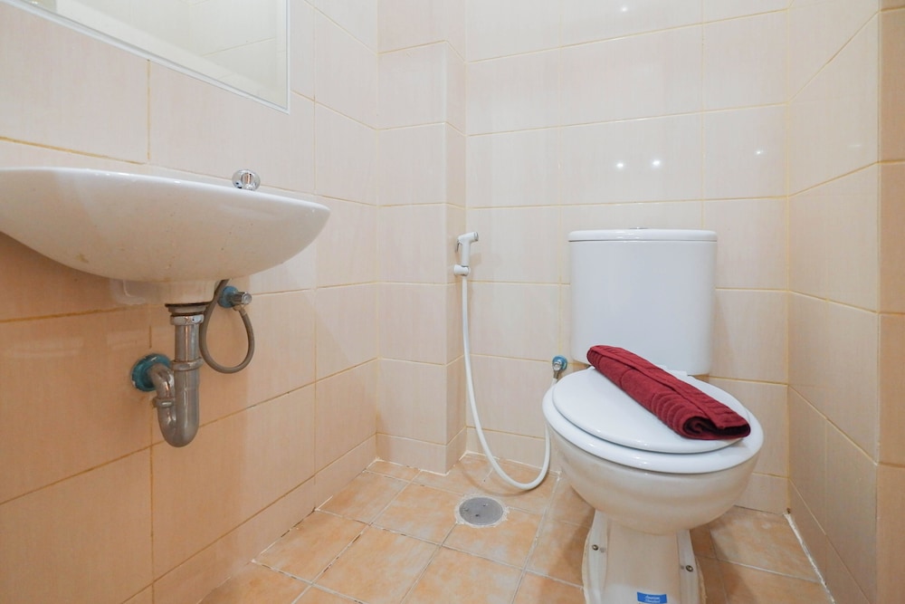 Comfortable And Well Furnished Studio Dave Apartment
