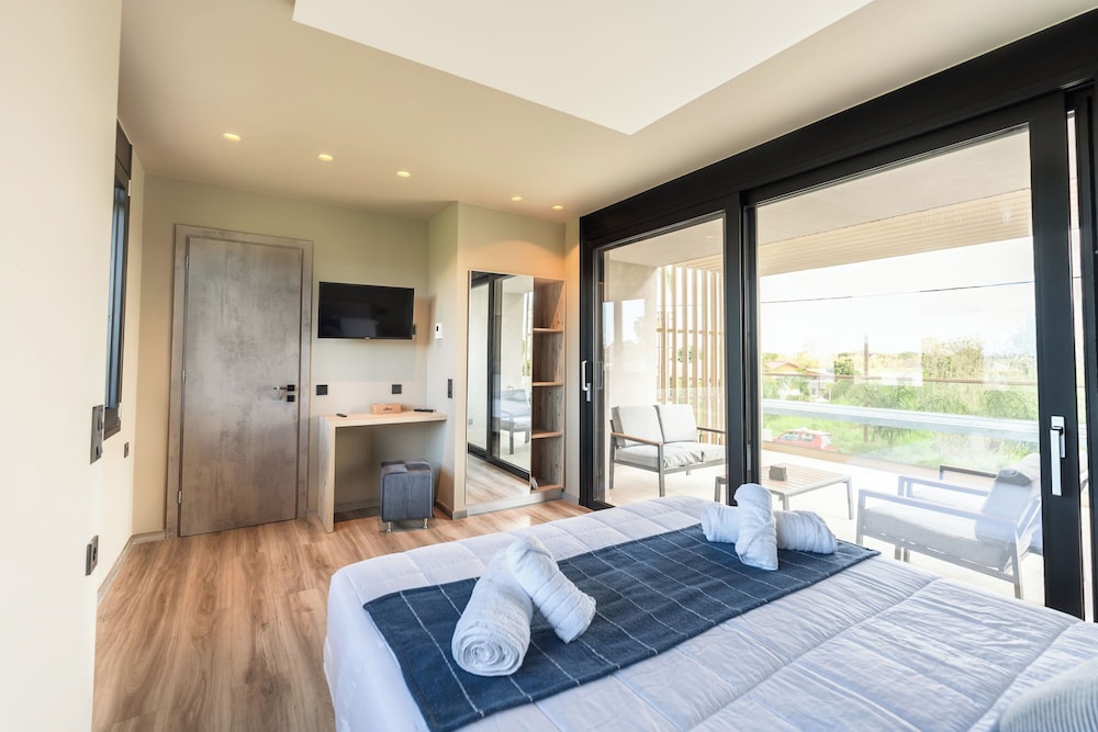 Grand Kourouta Pool Apartments
