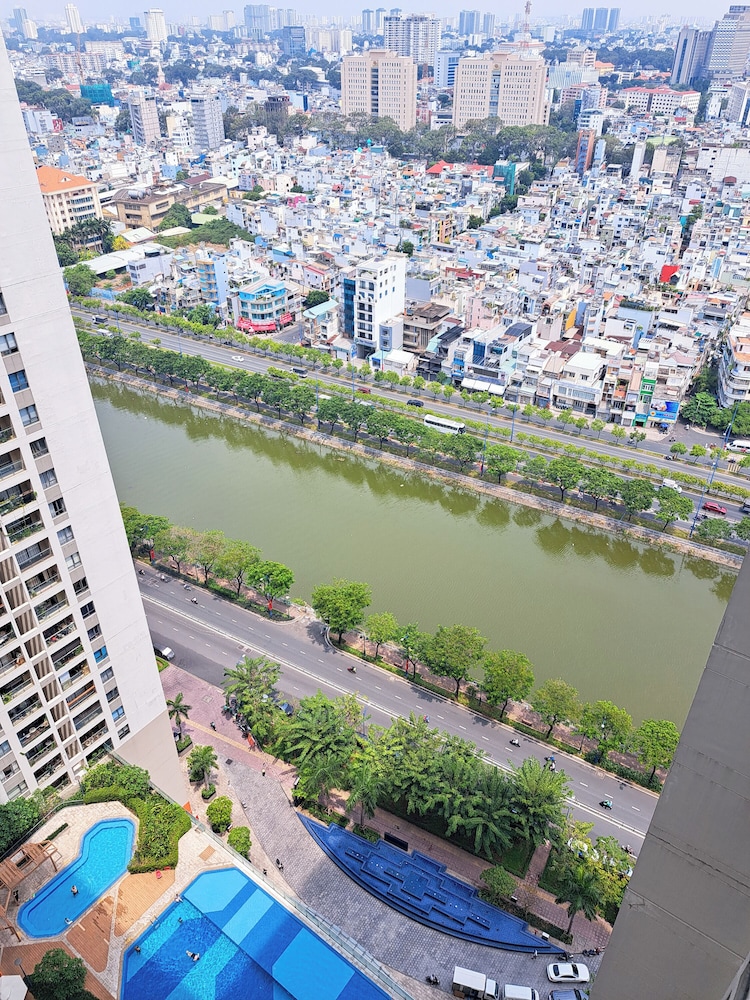 Gold View Saigon Riverside