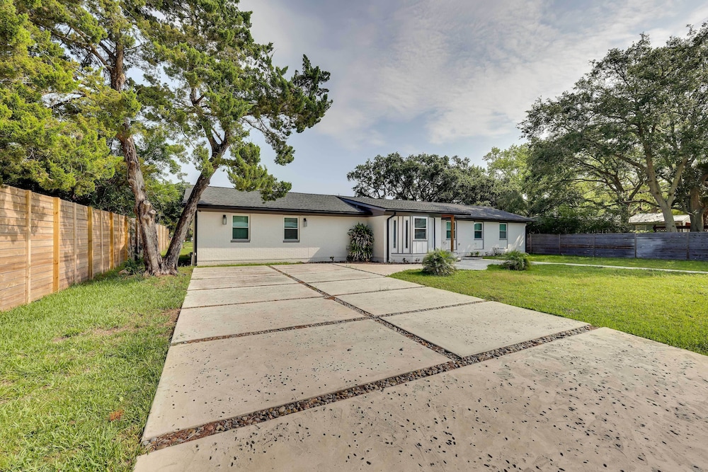 St Augustine Home < 1 Mi to Historic District view 2