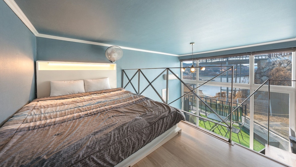 Yeosu Island Pet Pension