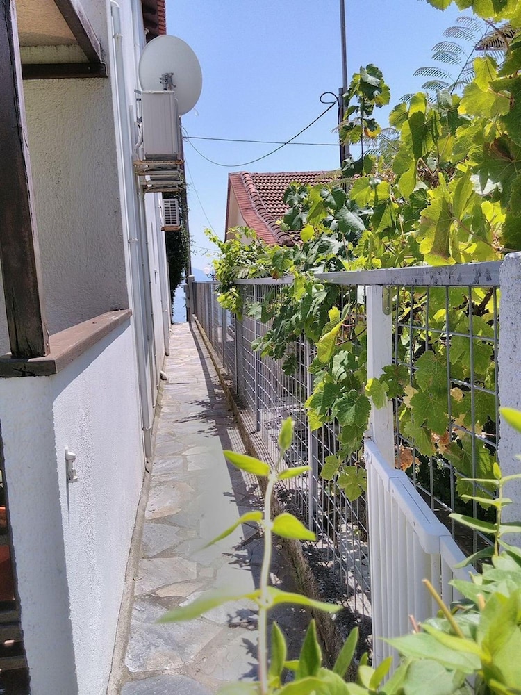 Orsiida Seaside Cottage K Gatzea