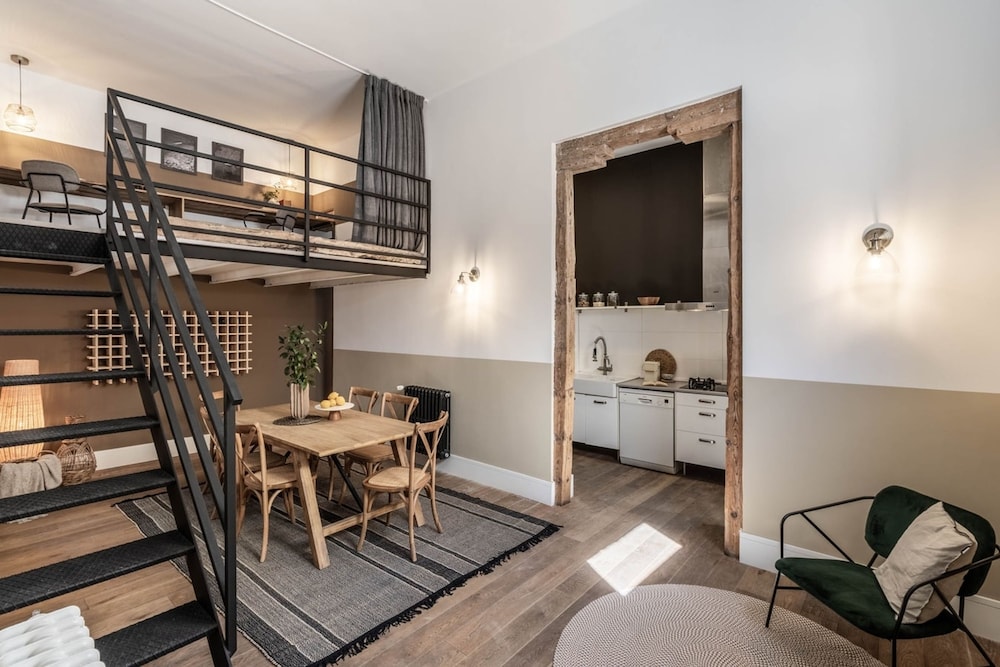Cremano - 1 Bedroom and Office in Centro