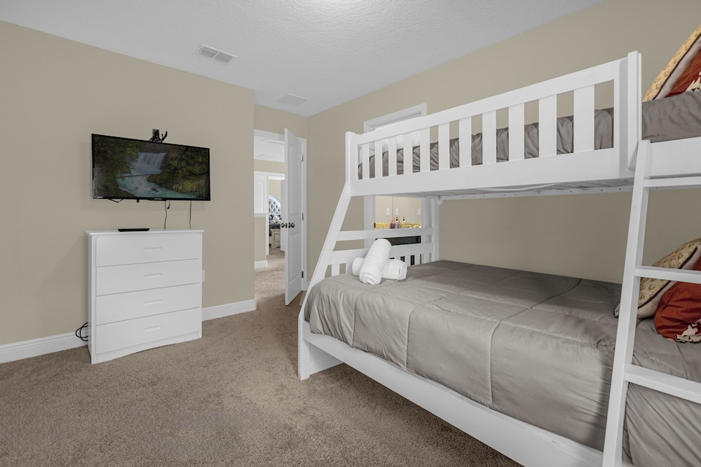 Solterra Swanky
