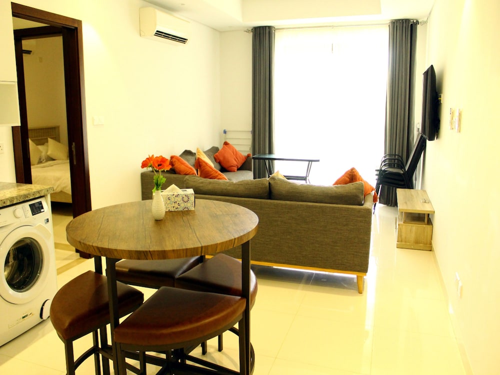 Elegant Lagoon View One-bedroom