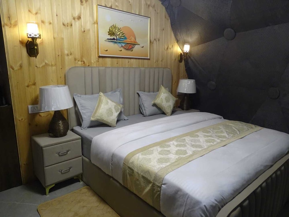 Shiku Glamping Stays
