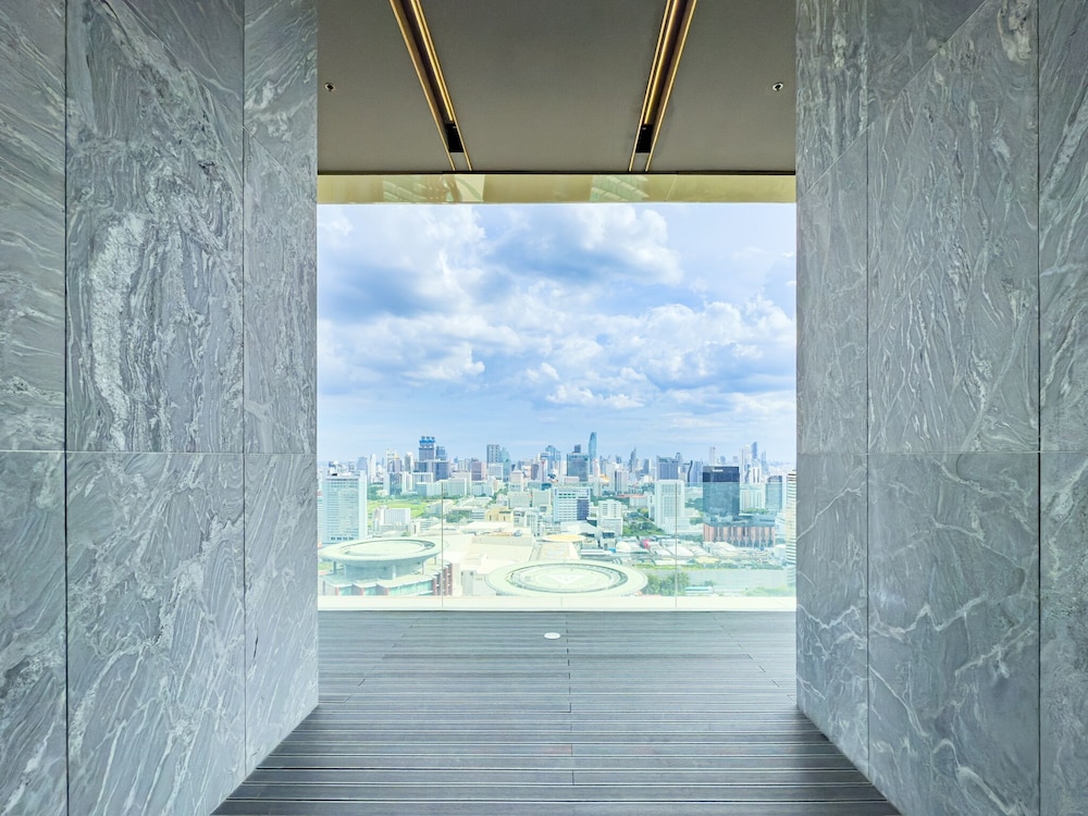 New Residence in Central Bangkok Siam Paragon · Central World