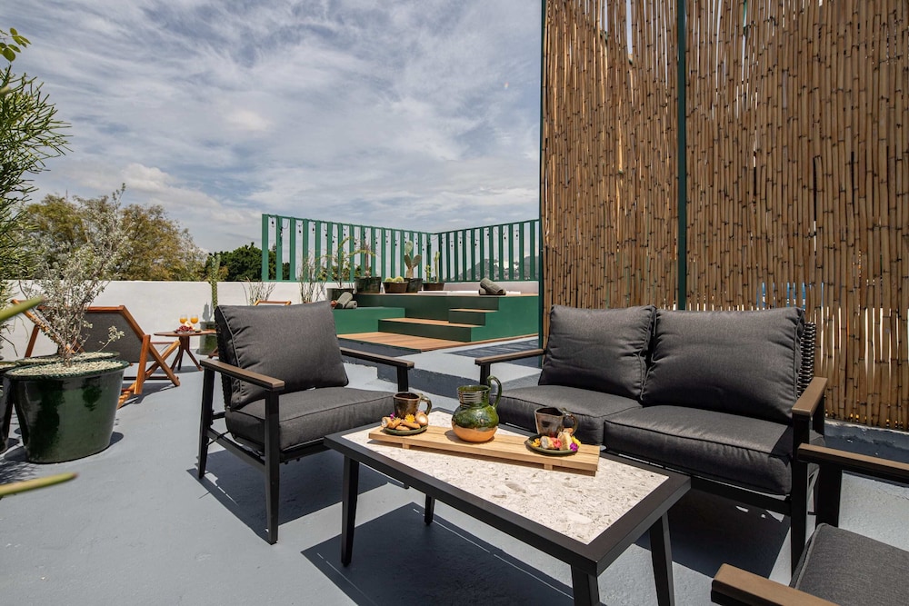 Rooftop Hot Tub 3 Levels 5bedroom in Villa Noria