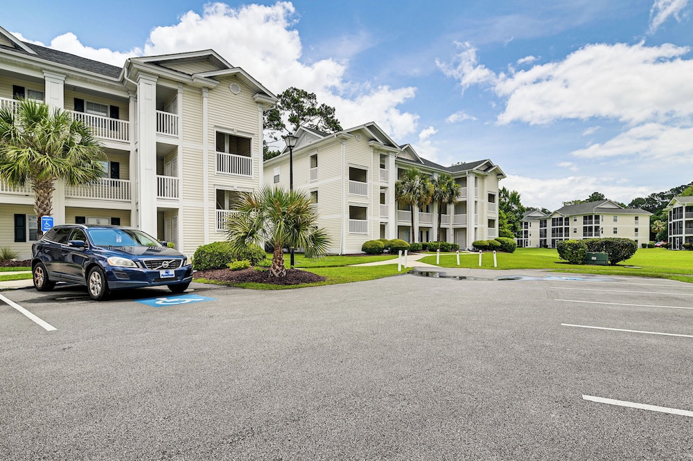 Pool Access & Golf View: Myrtle Beach Retreat!