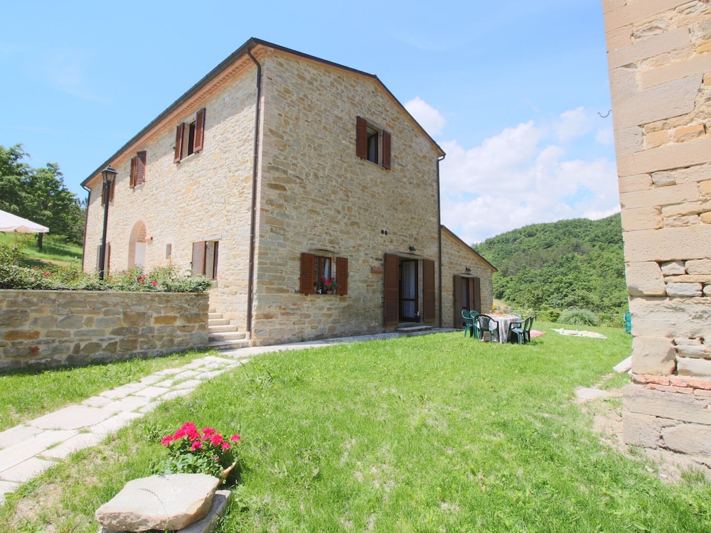 Property With Swimming Pool, Spacious Garden, Private Terrace and Views