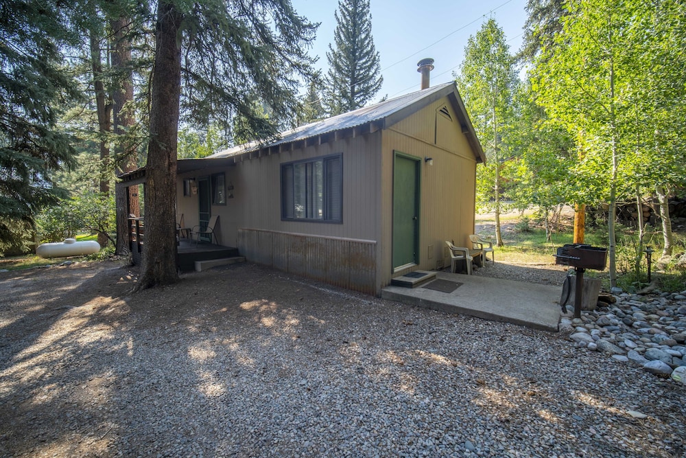 Bear Paw Lodge