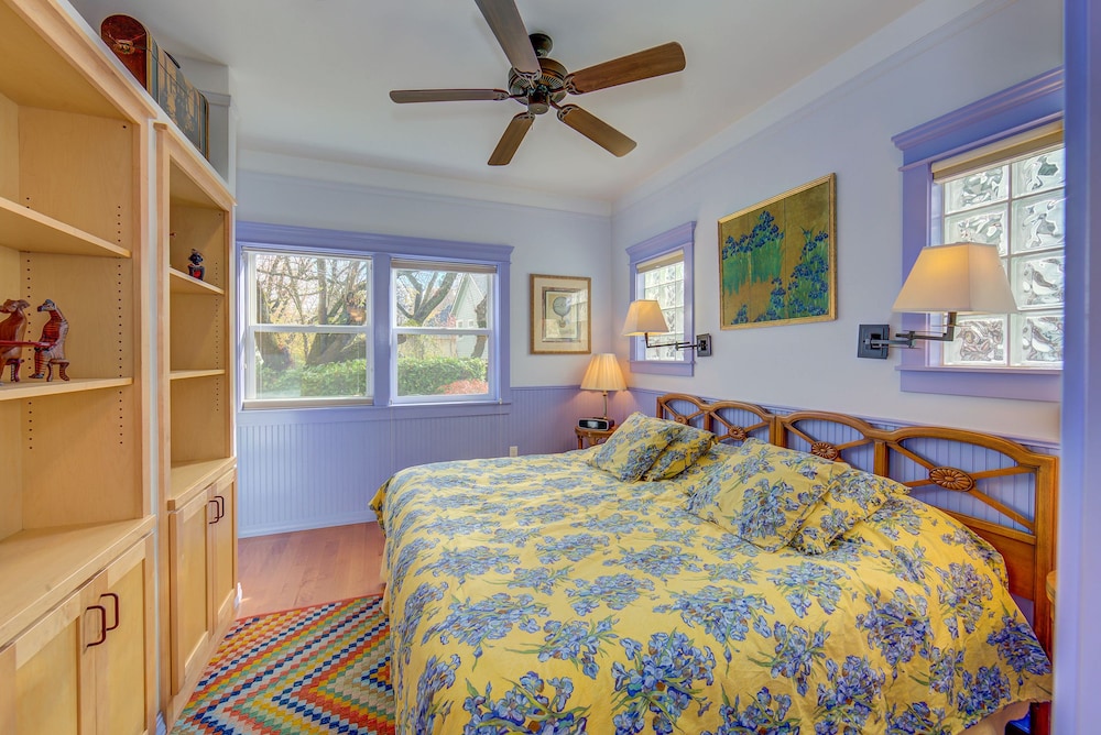 Ashland Vacations - Carlisle Garden Suites - Property Image 9