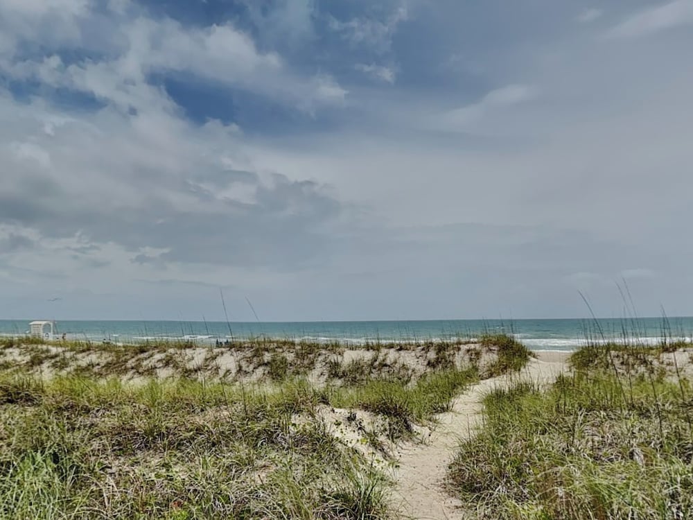 Seaside Serenity by Carolina Retreats