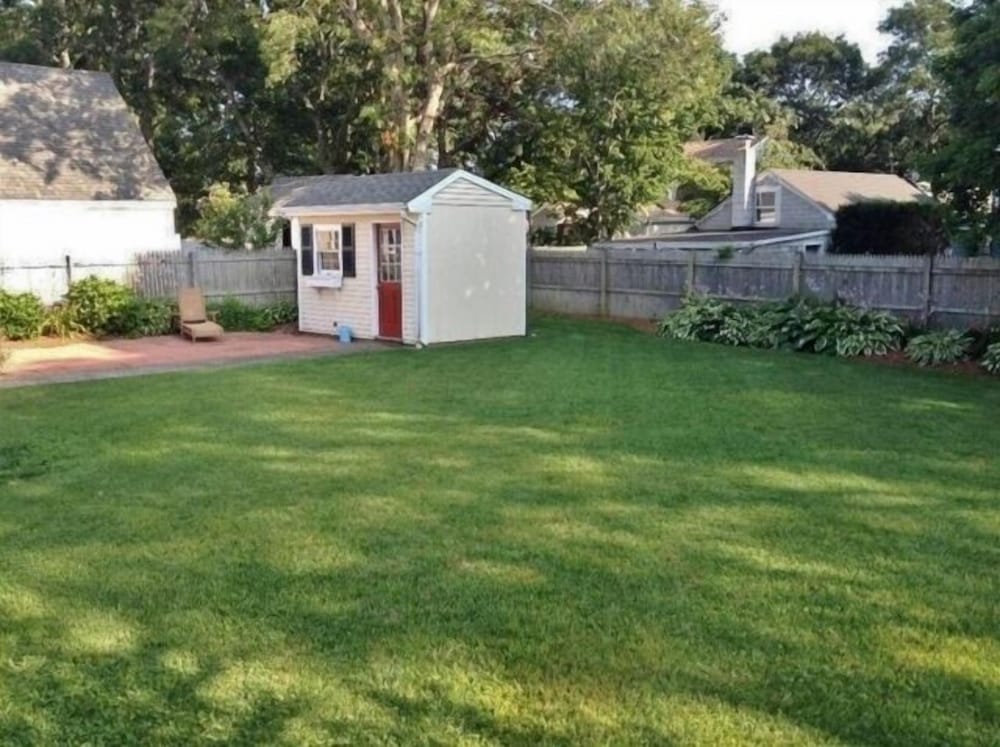 Charming East Falmouth Home: Walk to Private Beach