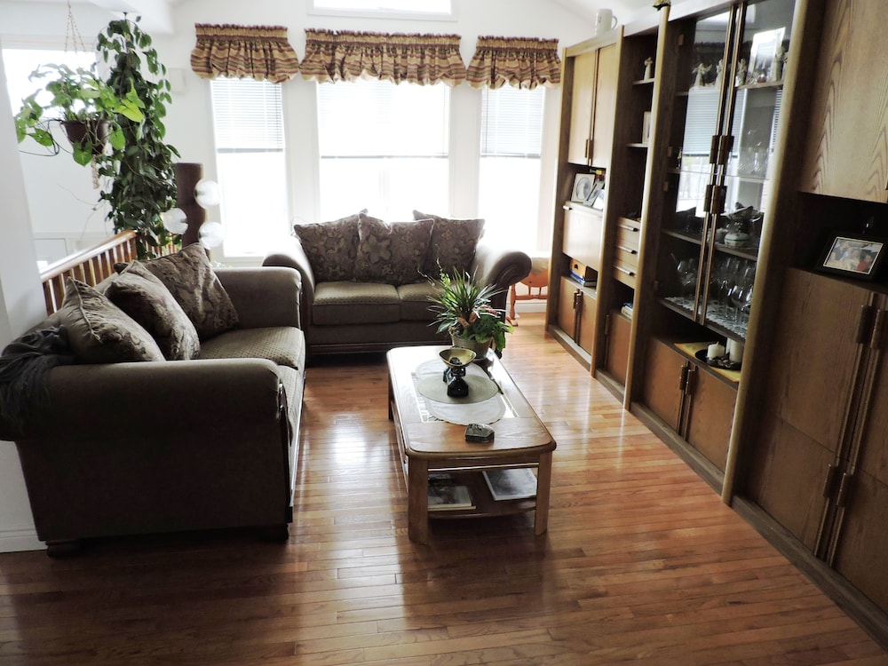 Tucked Inn the Harbour Bed & Breakfast