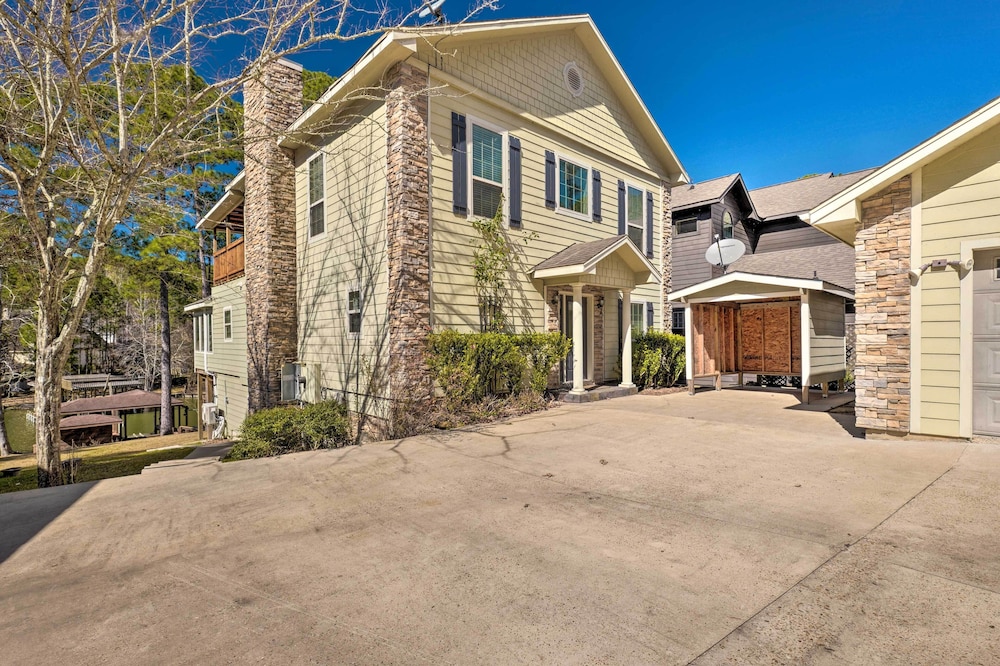 Lake Livingston Retreat w/ Boat Dock & Slip! view 4