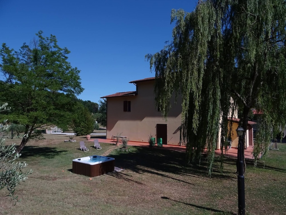 Photo 10