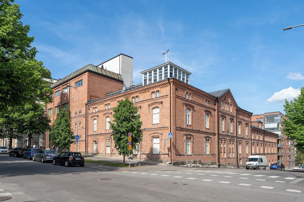 Stylish Loft next to City Center & Lake Pyhäjärvi