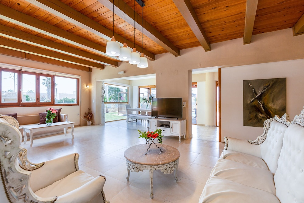 Golden Sand Beach Villa Villa