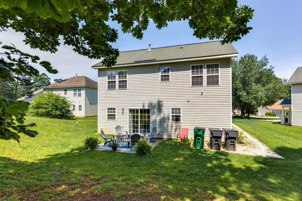 Charlotte Home ~ 9 Mi to Bank of America Stadium! view 4