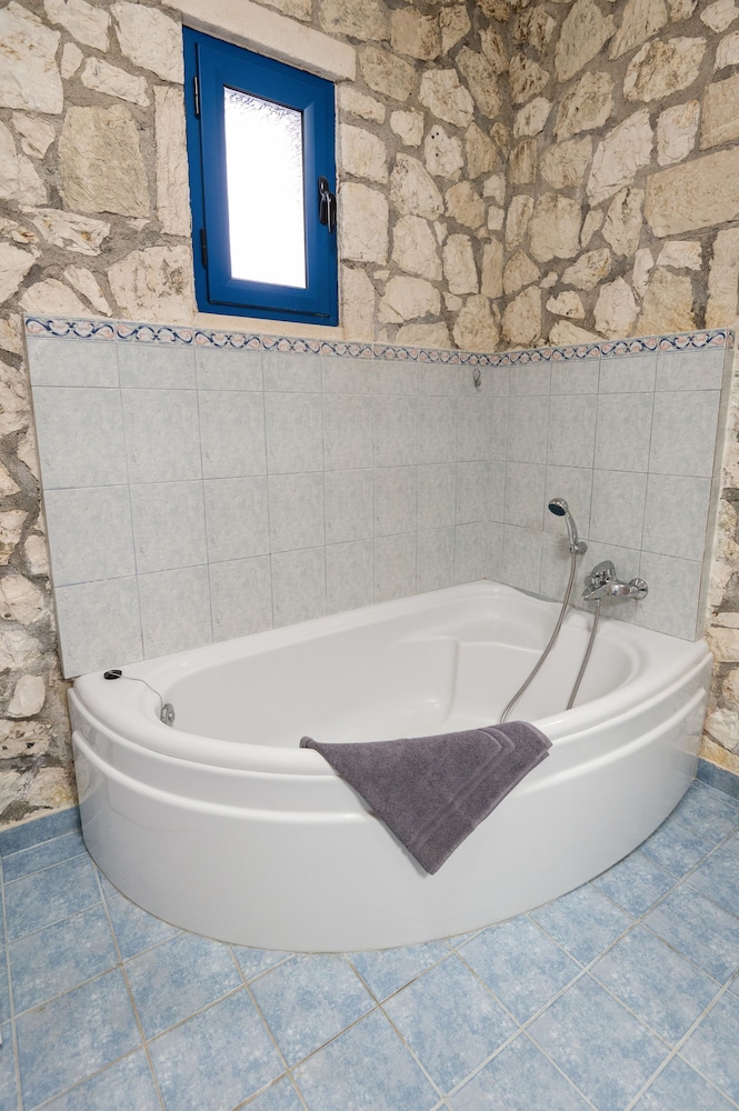 Stone House in Olive Grove