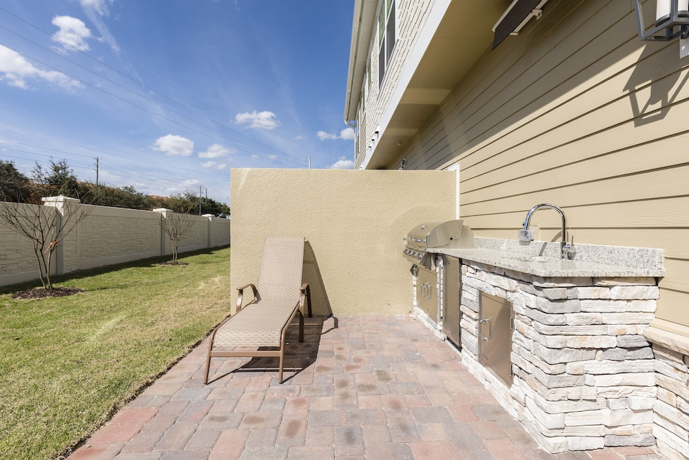 Summerville Vacation Homes by Columbia Management