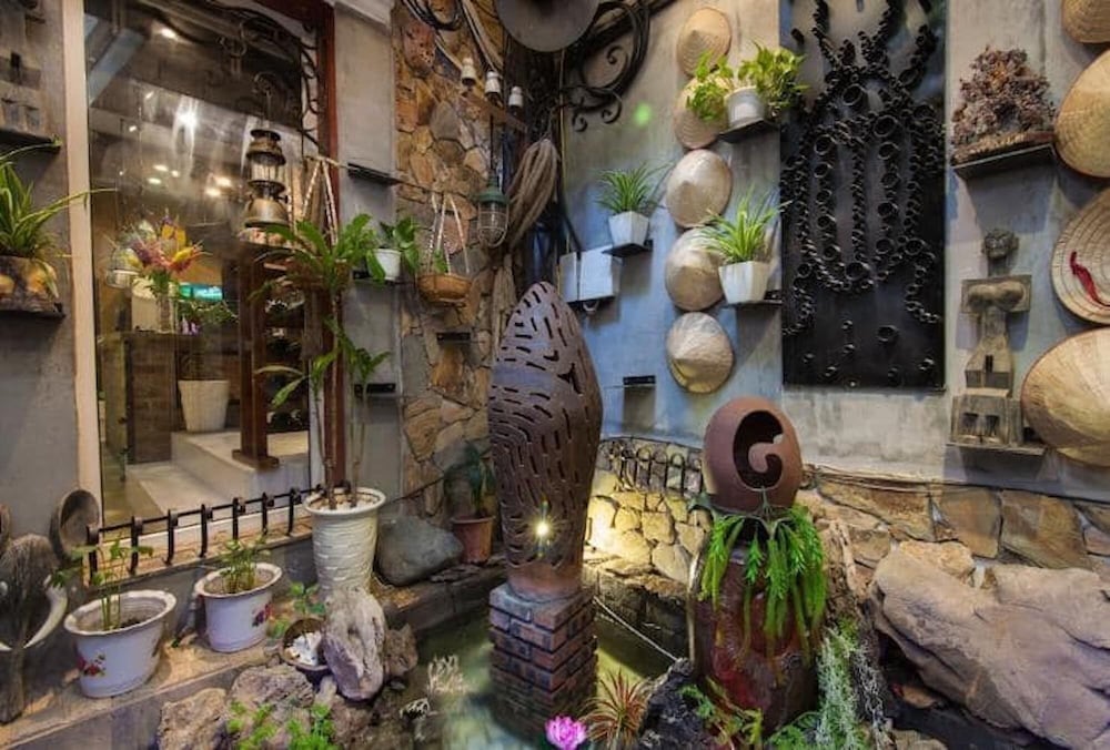 Dollar Homestay & Travel