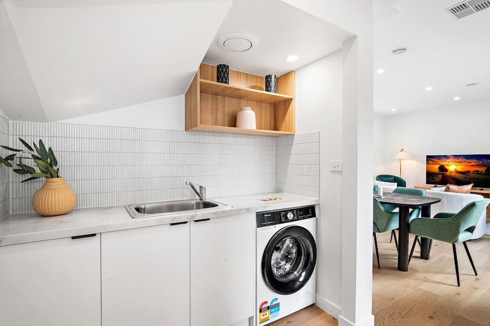 Brand-new 3-bed Townhouse in Pascoe Vale
