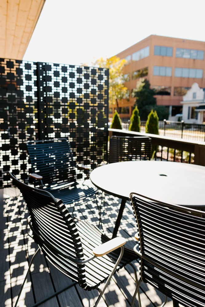 The Vinyl at Music Row - 1 Bedroom Garden Suite