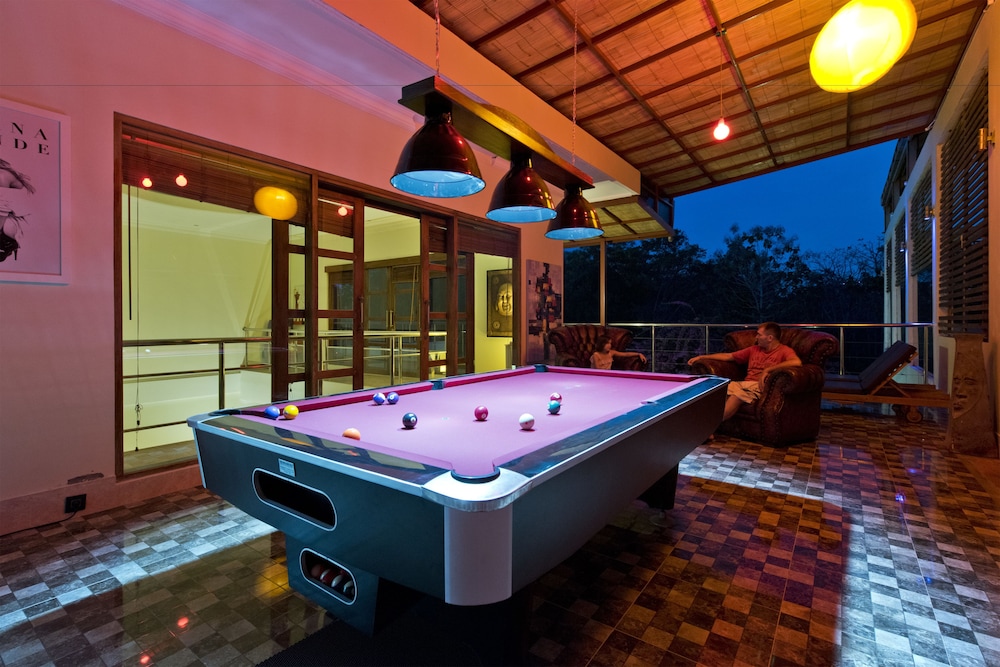 Sunset villa