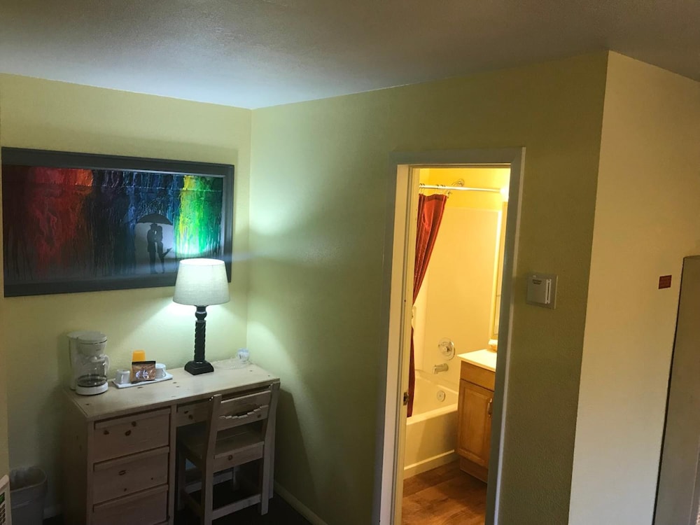 Caboose Motel