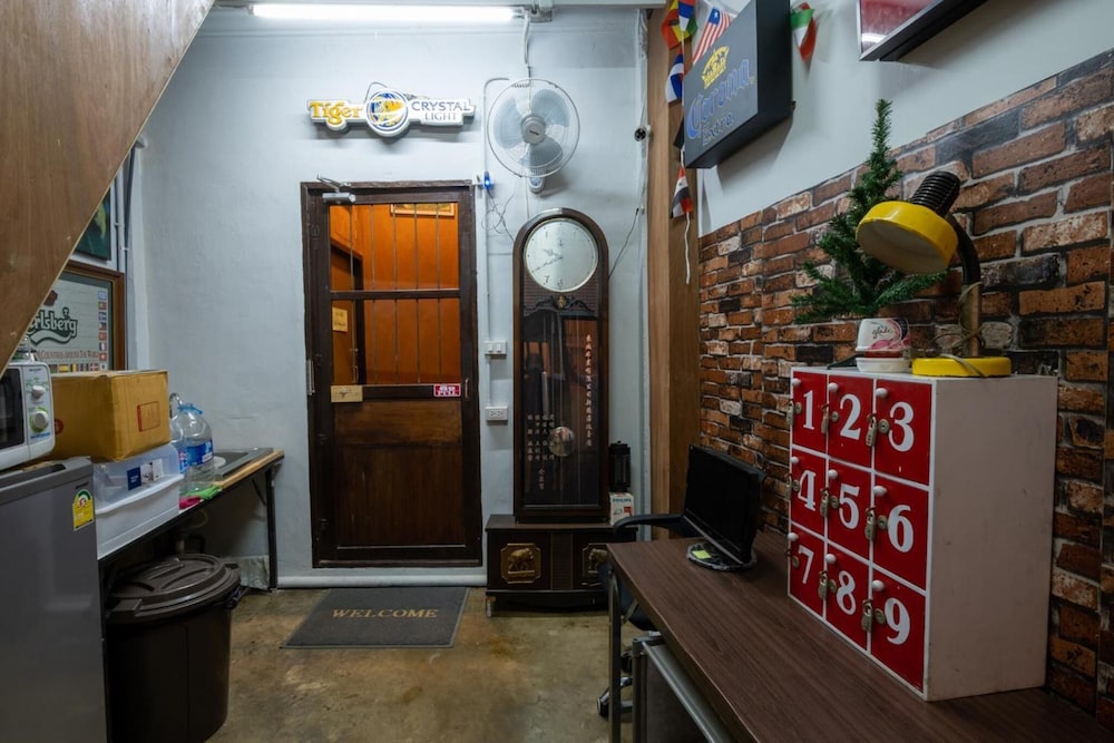 Sip N' Camp - Hostel
