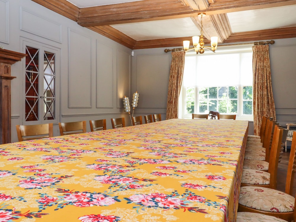 Solton Manor