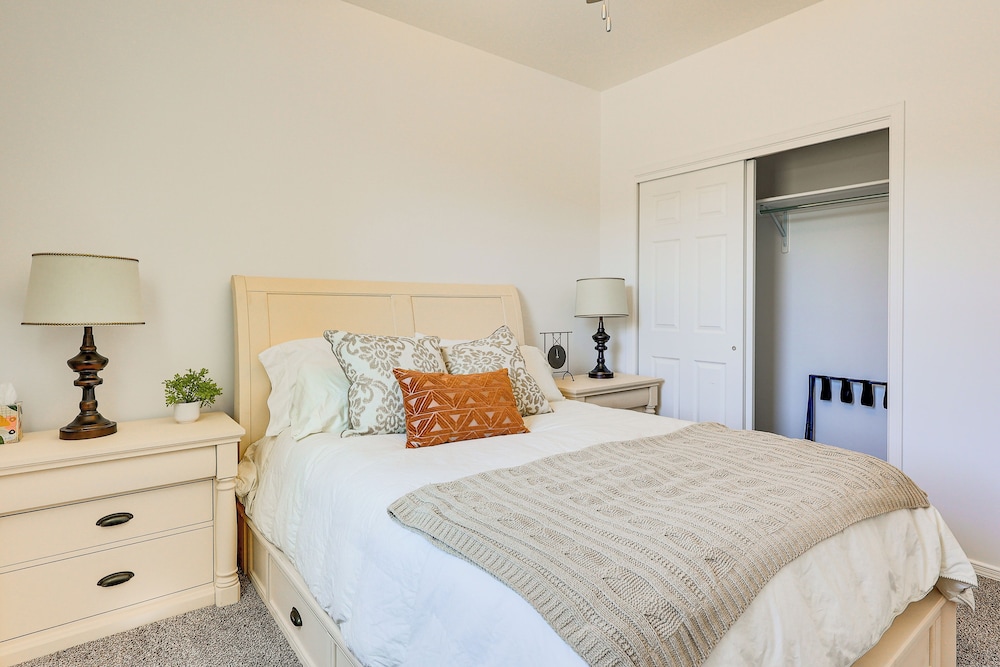 Home w/ Private Patio 10 Mi to Rio Grande!