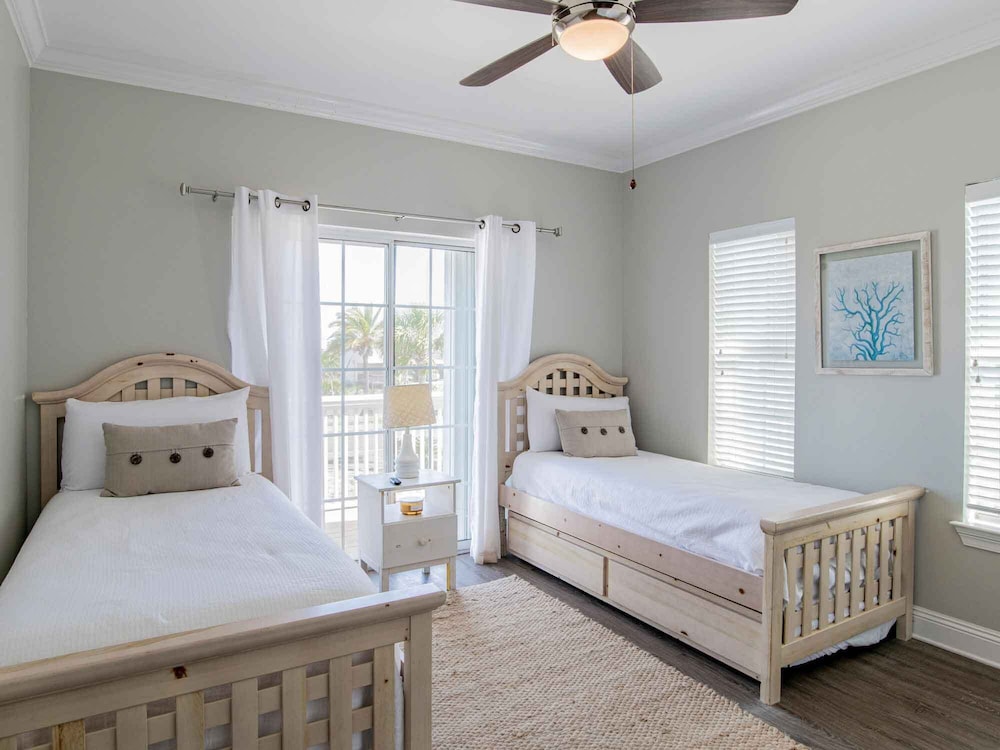 Sunglow Bungalow by Southern Vacation Rentals view 3