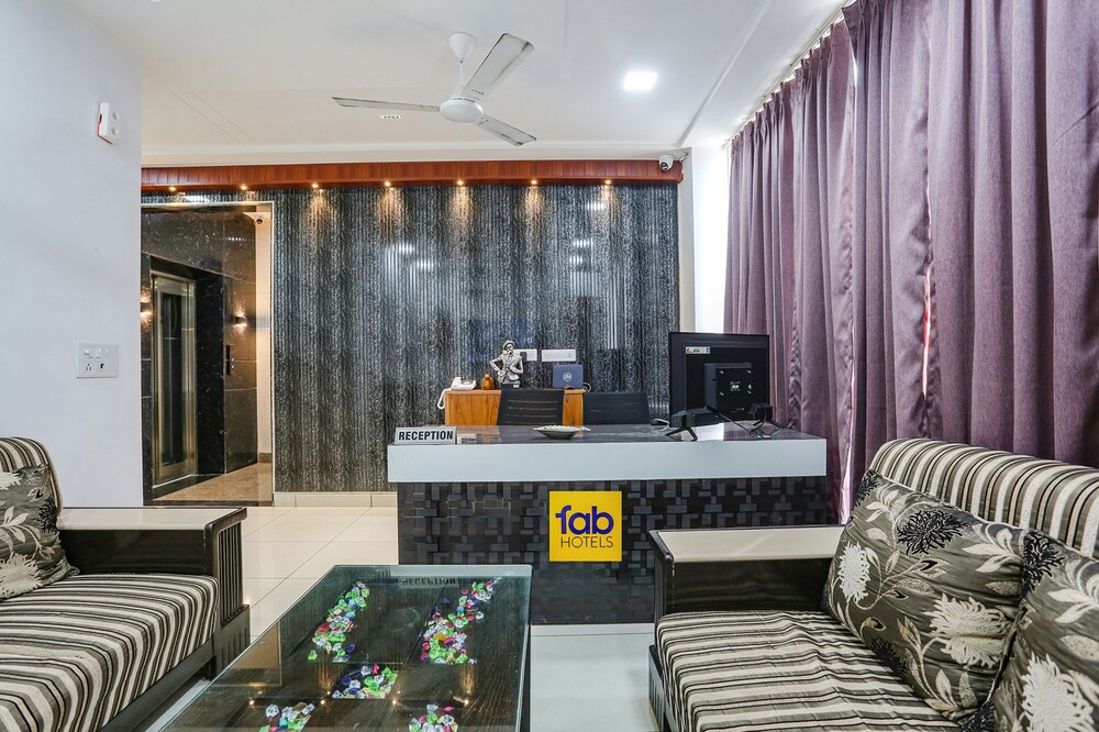 Lobby & Reception