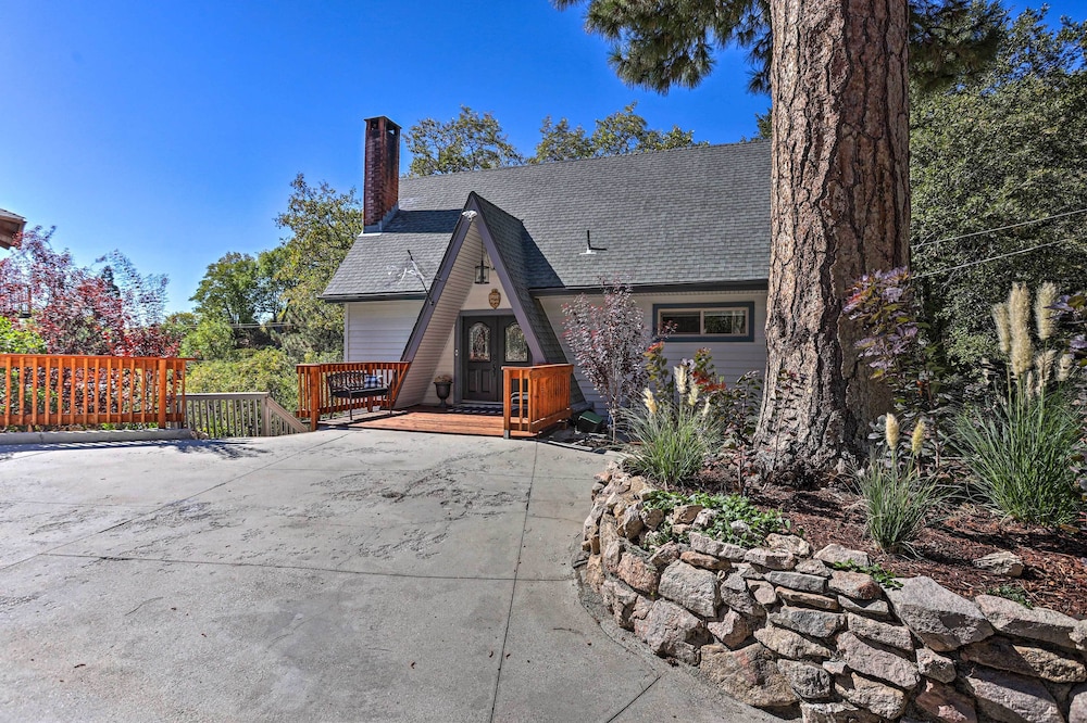 Arrowhead Retreat w/ Luxe Furnishings & Lake Views view 5