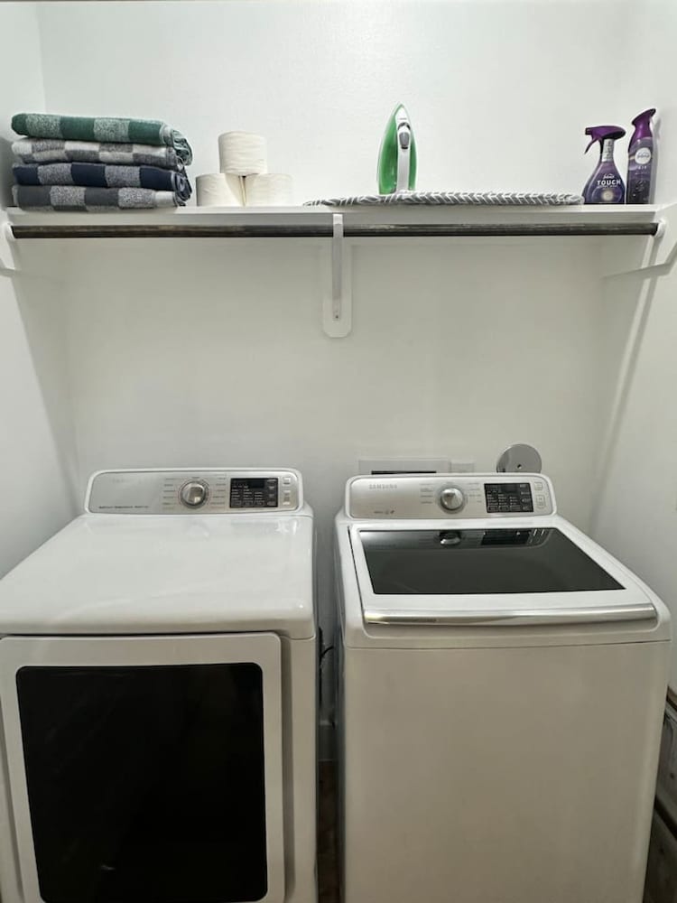 Quiet 3BR Home Fast Access to IAH Downtown