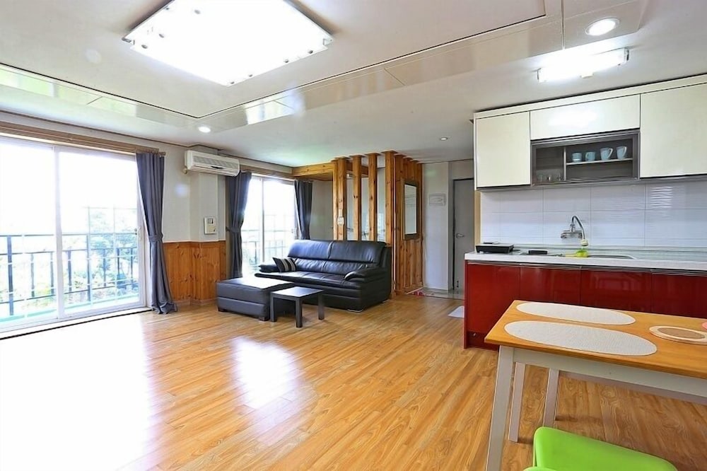 Munmoon House