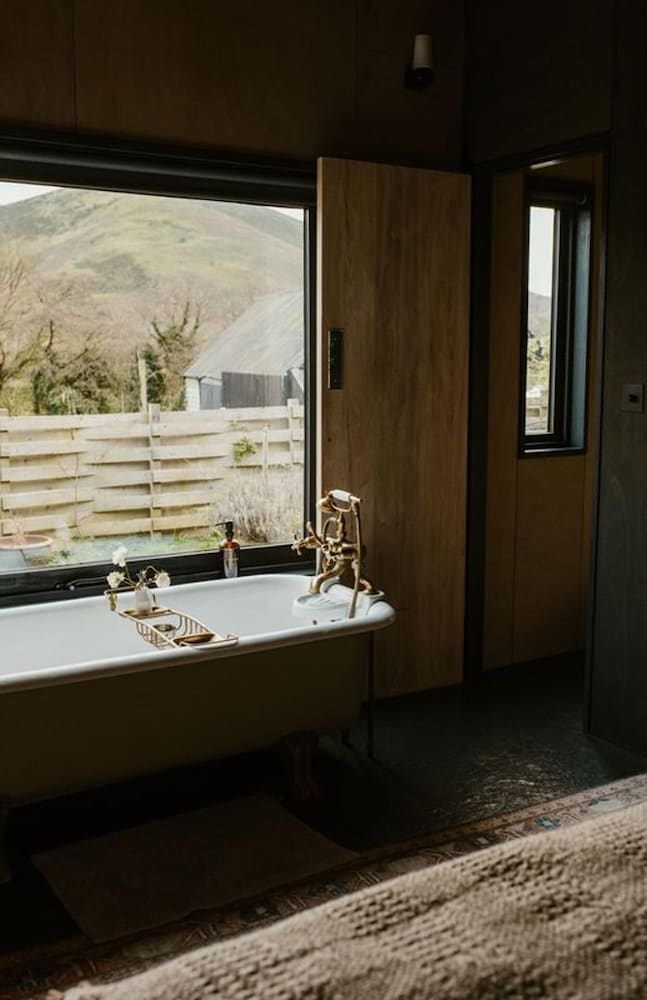 Unique Cabin Wrapped in Beautiful Welsh Scenery