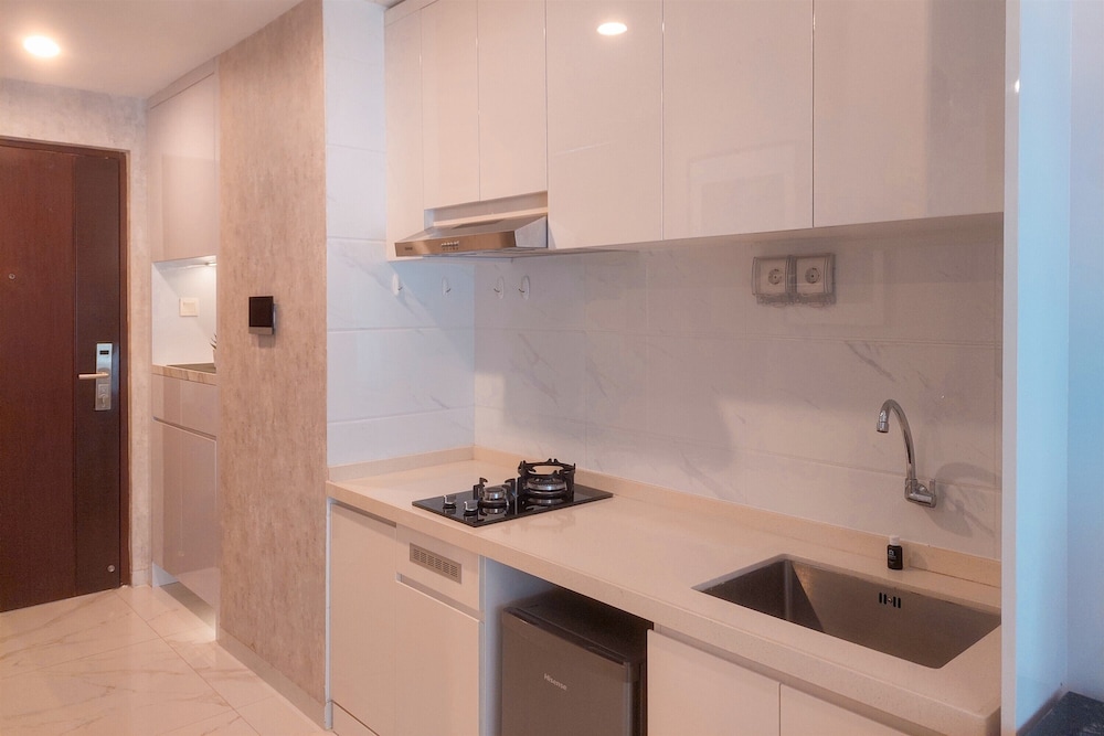 Comfort And Serene 2Br At Sky House Bsd Apartment