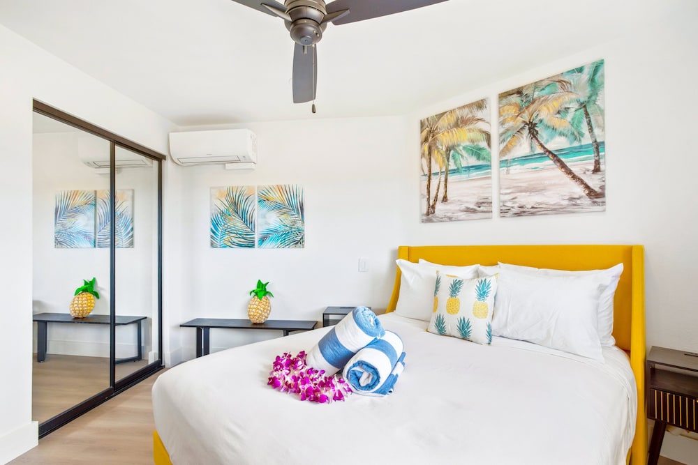 2BR/2BA Oceanfront Condo in Maui Sunset