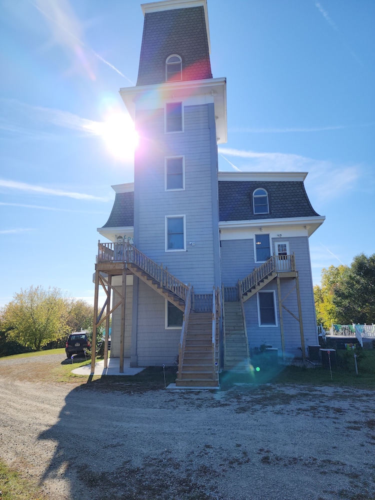 The Starlight Tower Ocean Breeze Suite 1 Bedroom Apartment Hotel by RedAwning view 3