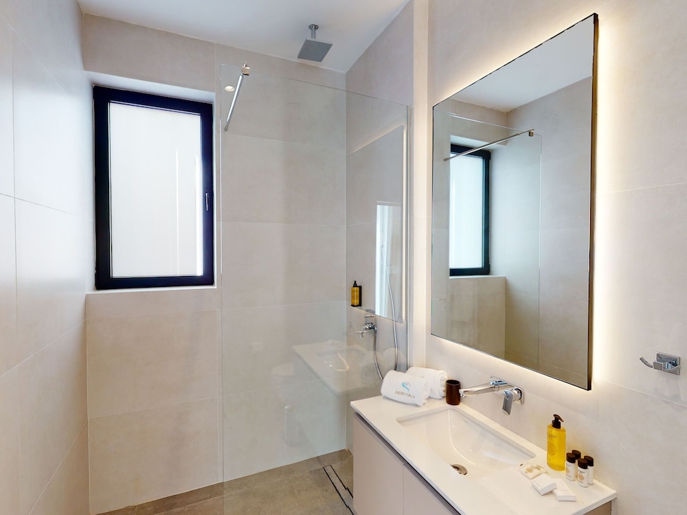 Konnos Bay Polymnia - Stunning 4-bdr Villa With Sea View