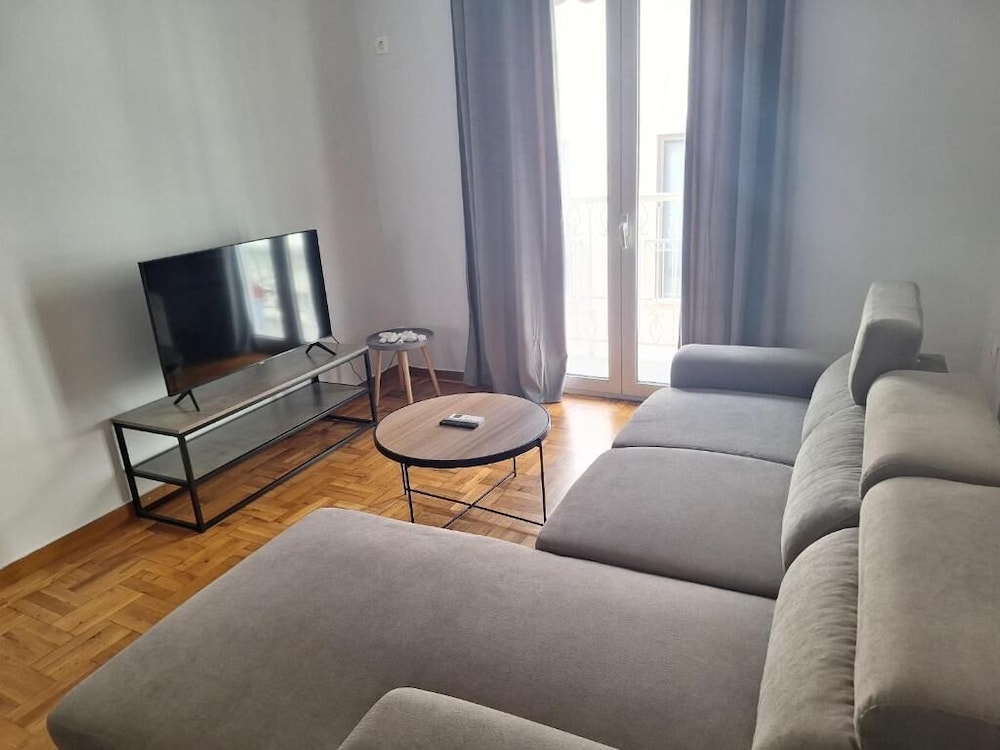 Plaka Luxury Apartment