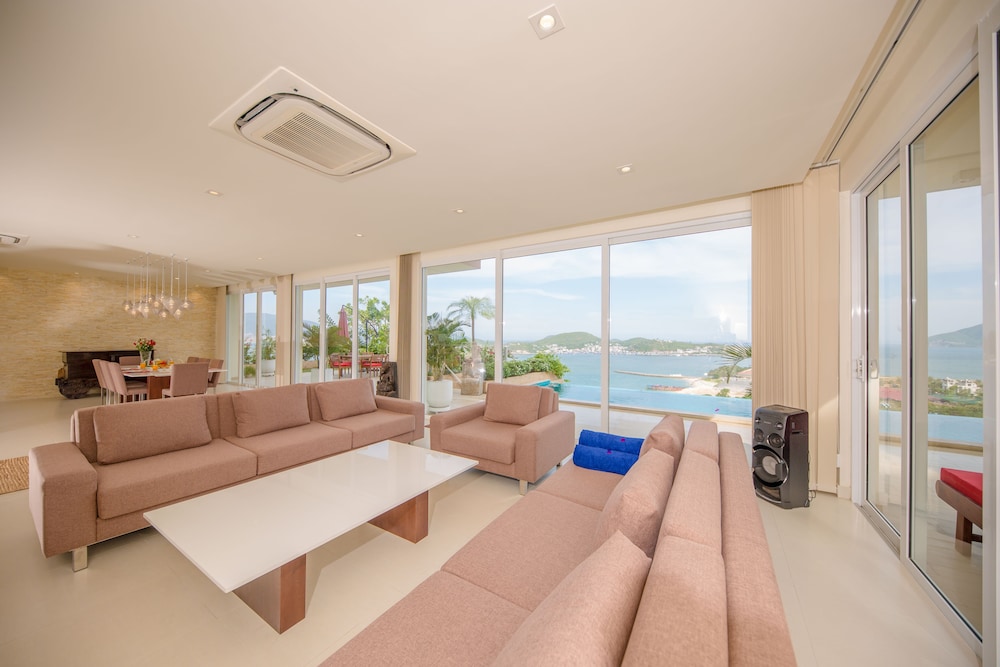Acqua Villa Nha Trang